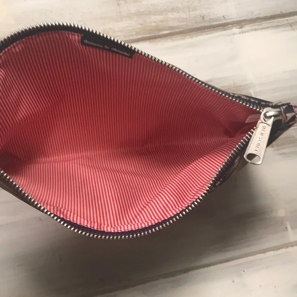 NWOT {Herschel} Clutch - Picture 6 of 8